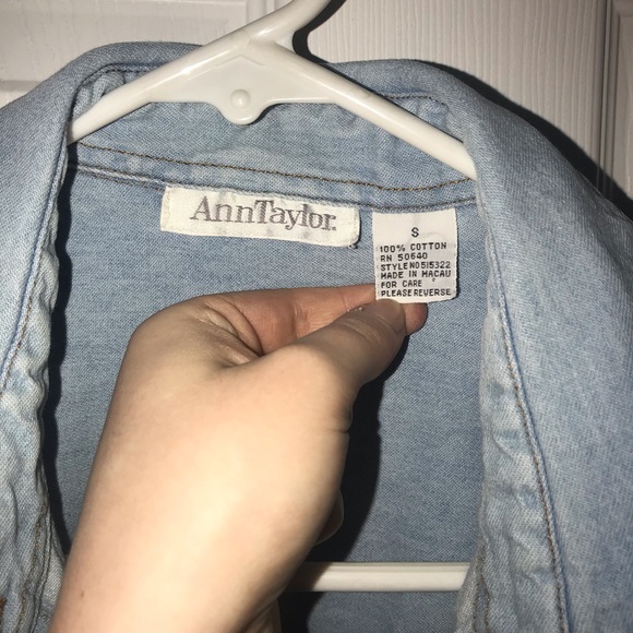 Vintage Ann Taylor Cropped Denim Shirt - Picture 2 of 3